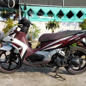 cho thuê xe máy yamaha nouvo 6