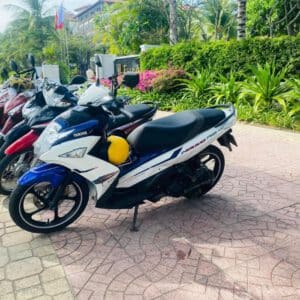 cho thuê xe máy yamaha nouvo 6